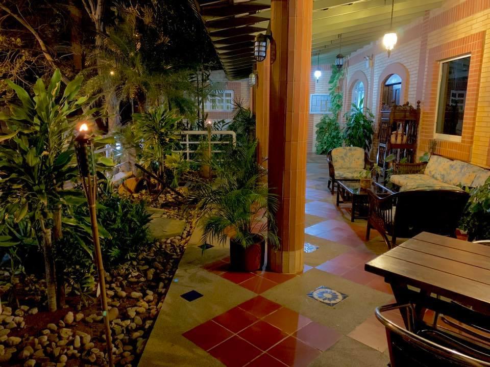 Buenavista Inn マイケティア エクステリア 写真